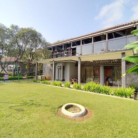 Villa Bukit Danau Lot 14 Cinengangirang Εξωτερικό φωτογραφία