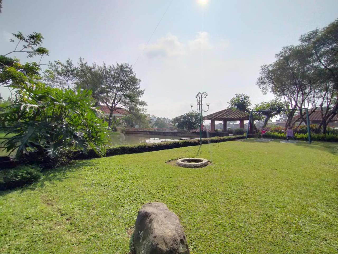 Villa Bukit Danau Lot 14 Cinengangirang Εξωτερικό φωτογραφία